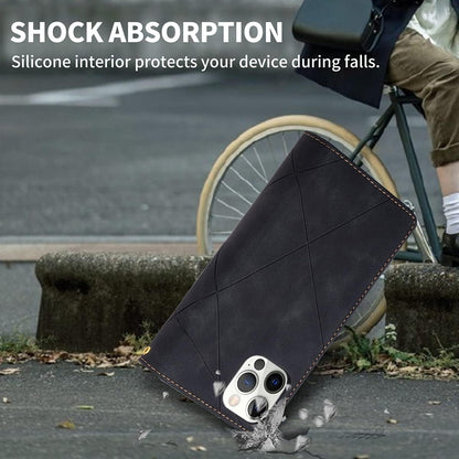 Zippered PU Leather Phone Case with Wristlet for iPhone SE 2022 (SE3) / SE 2020 (SE2) / iPhone 7 / 8 – Stylish Black Protective Cover